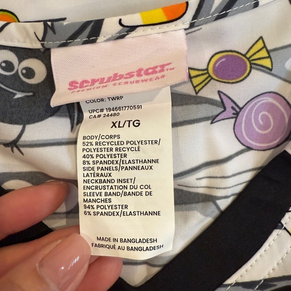 Scrubstar That's A Wrap Women's V-Neck Print Scrub Top - Black and White XL - Picture 5 of 6